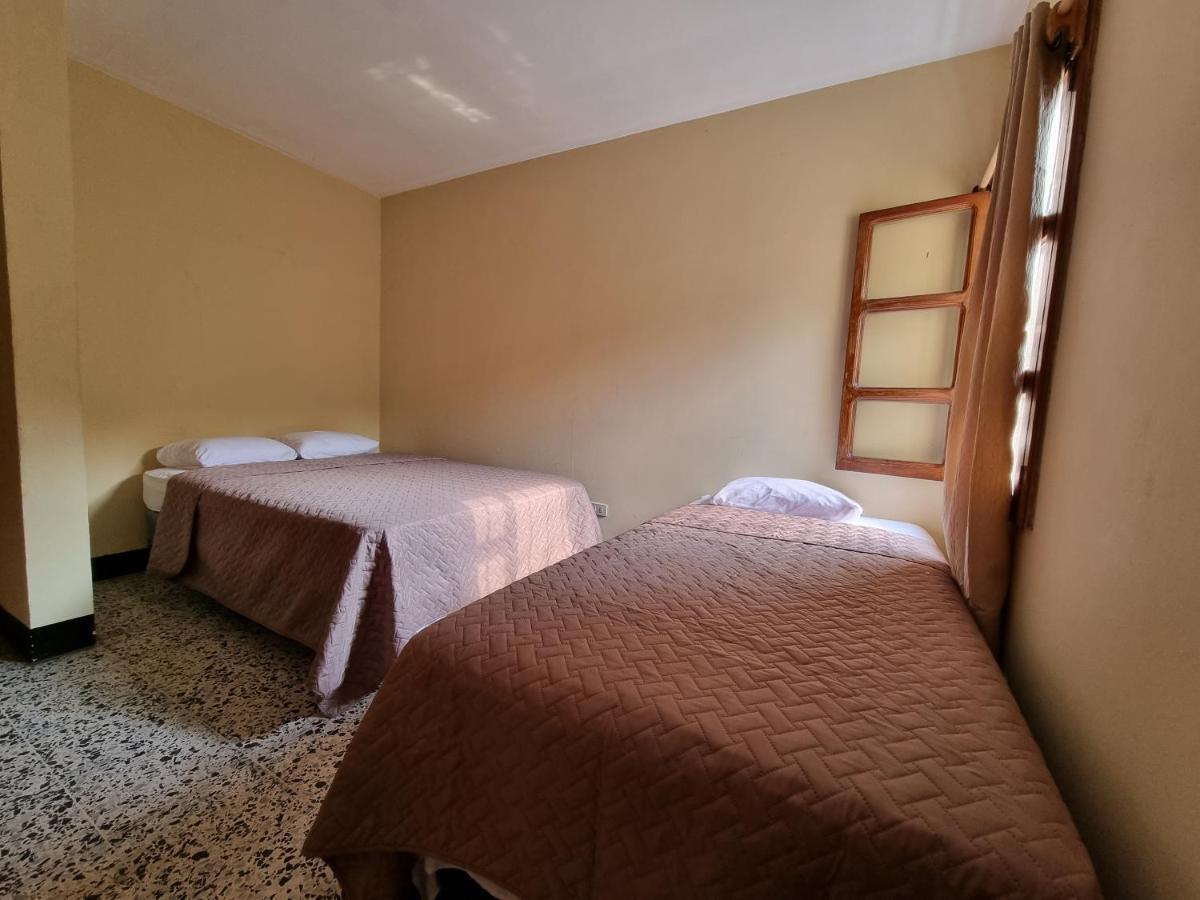 Central Hostel Antigua Buitenkant foto